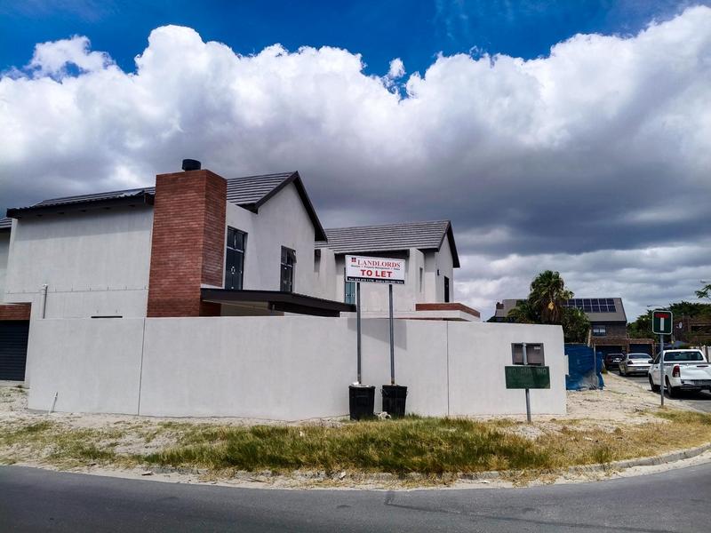 To Let 3 Bedroom Property for Rent in Goodwood Central Western Cape